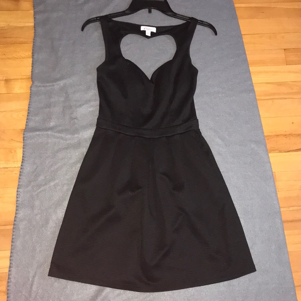 Black dress (formal)